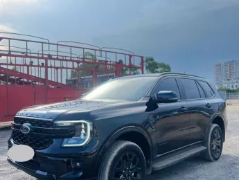 Ford Everest 2024 - Bán 2 xe  Ford Everest sản xuất 2024 xe rất mới đi 7 nghìn Km 
