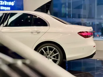 Mercedes-Benz E300 2021 - E300 AMG 2021 
