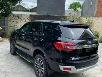 Ford Everest 2019 - em cần bán chiếc ford everest đời 2019 